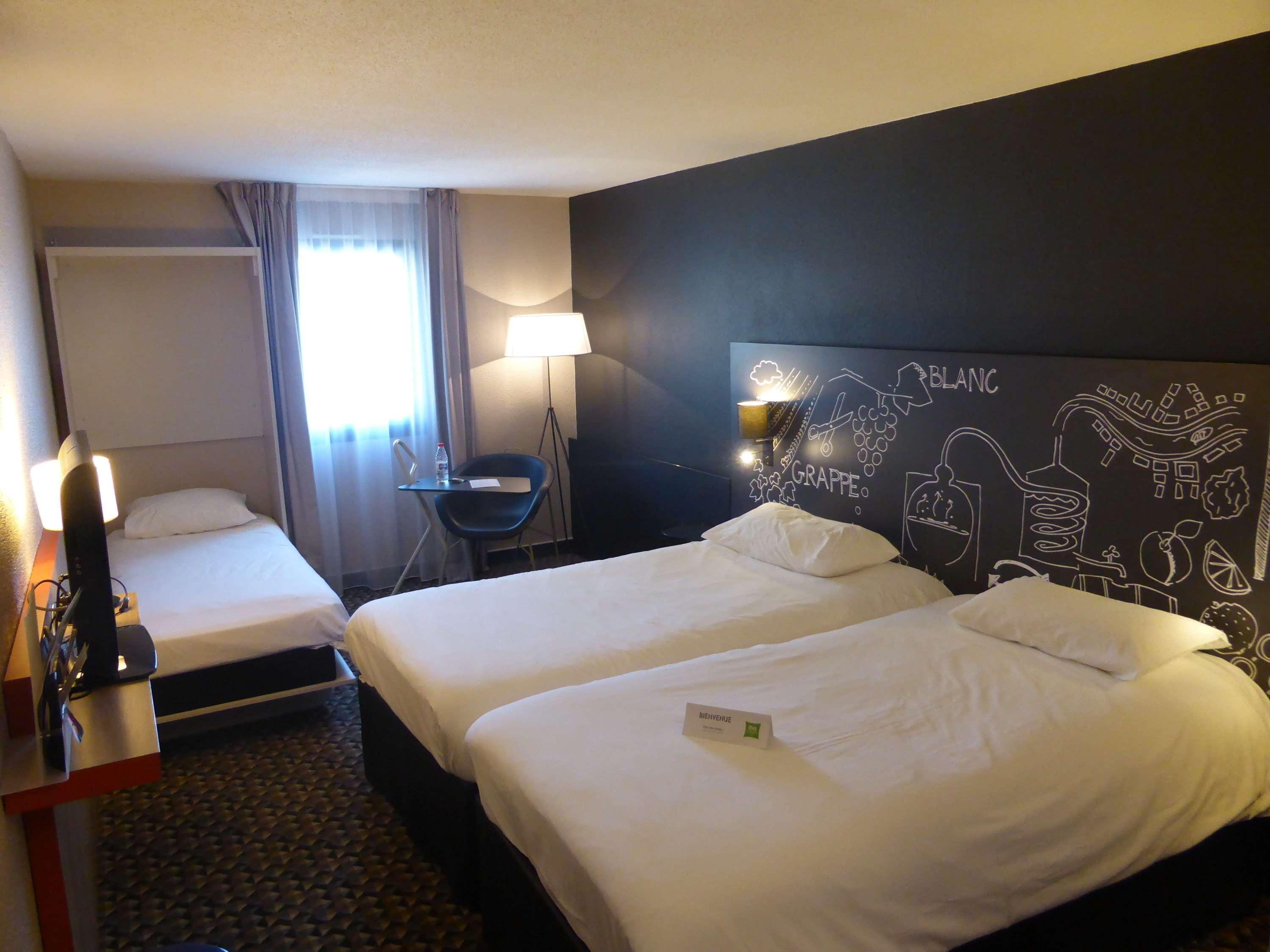 Ibis Styles Cognac Hotell Châteaubernard Exteriör bild