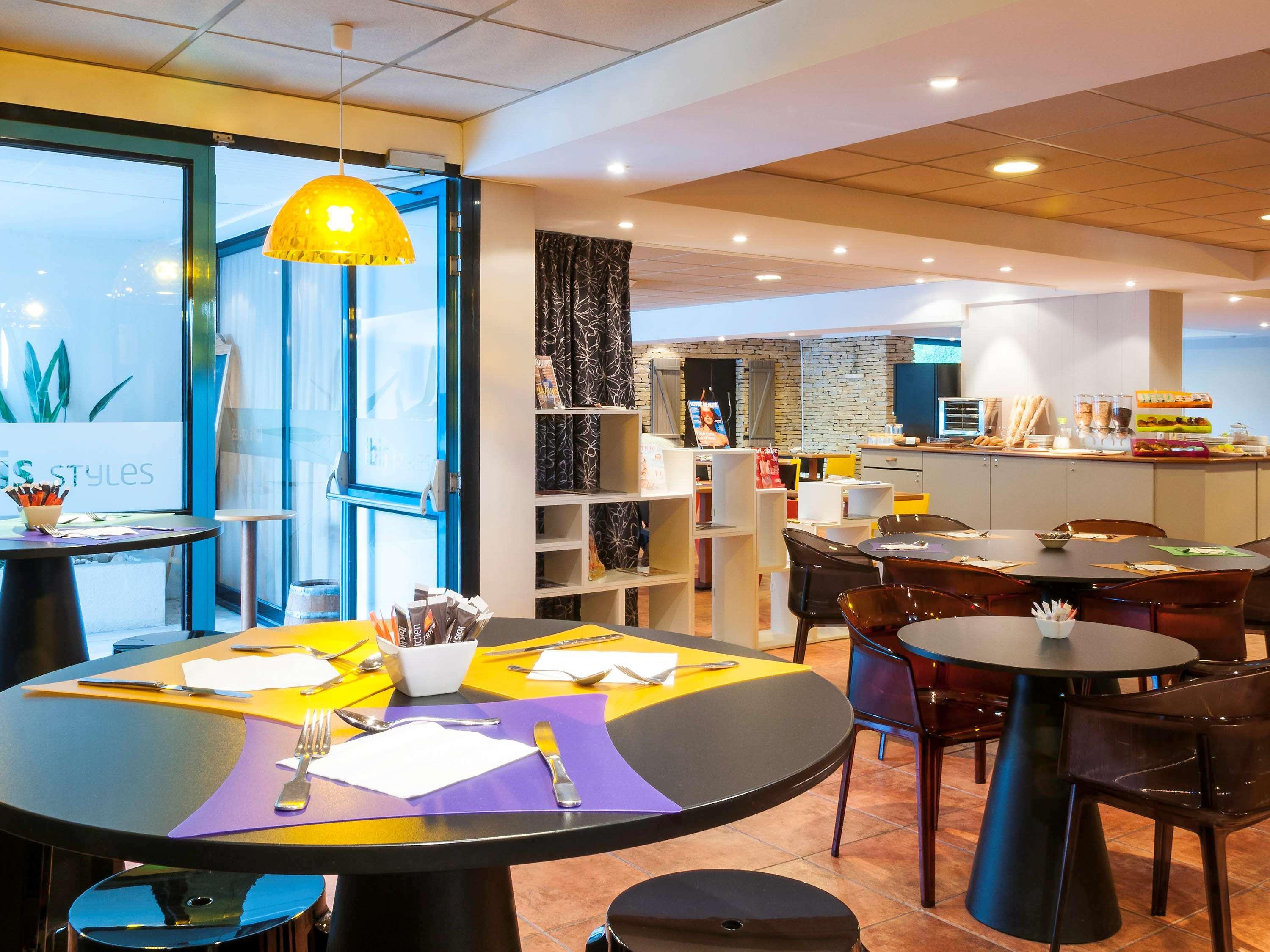 Ibis Styles Cognac Hotell Châteaubernard Exteriör bild