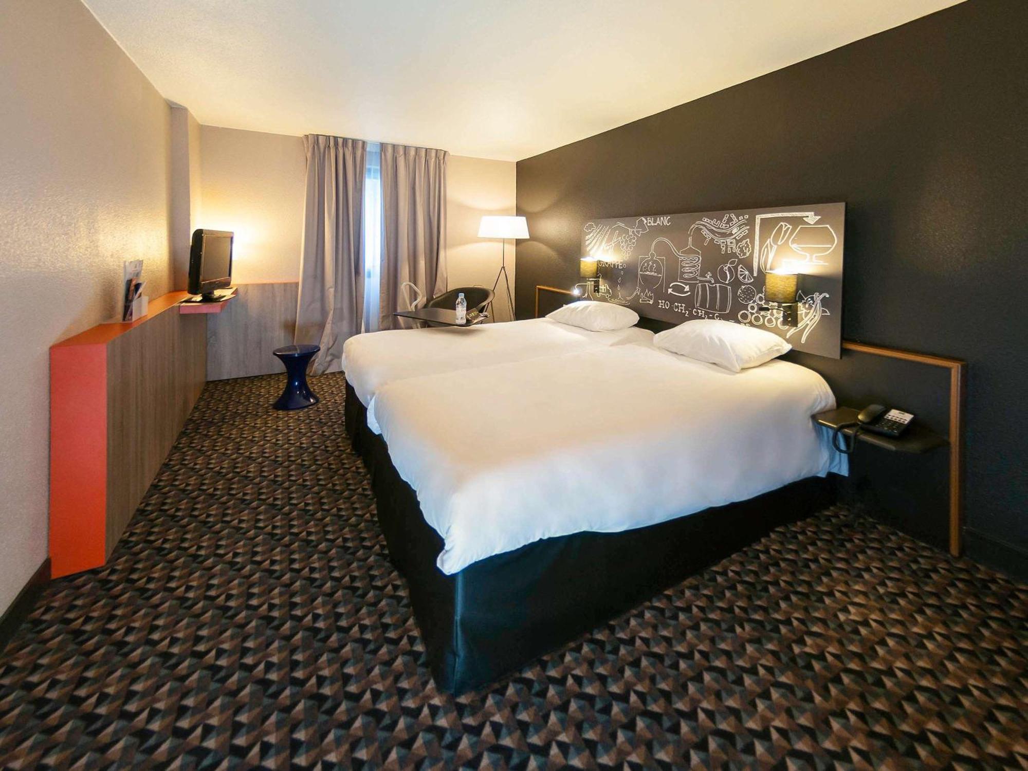 Ibis Styles Cognac Hotell Châteaubernard Exteriör bild