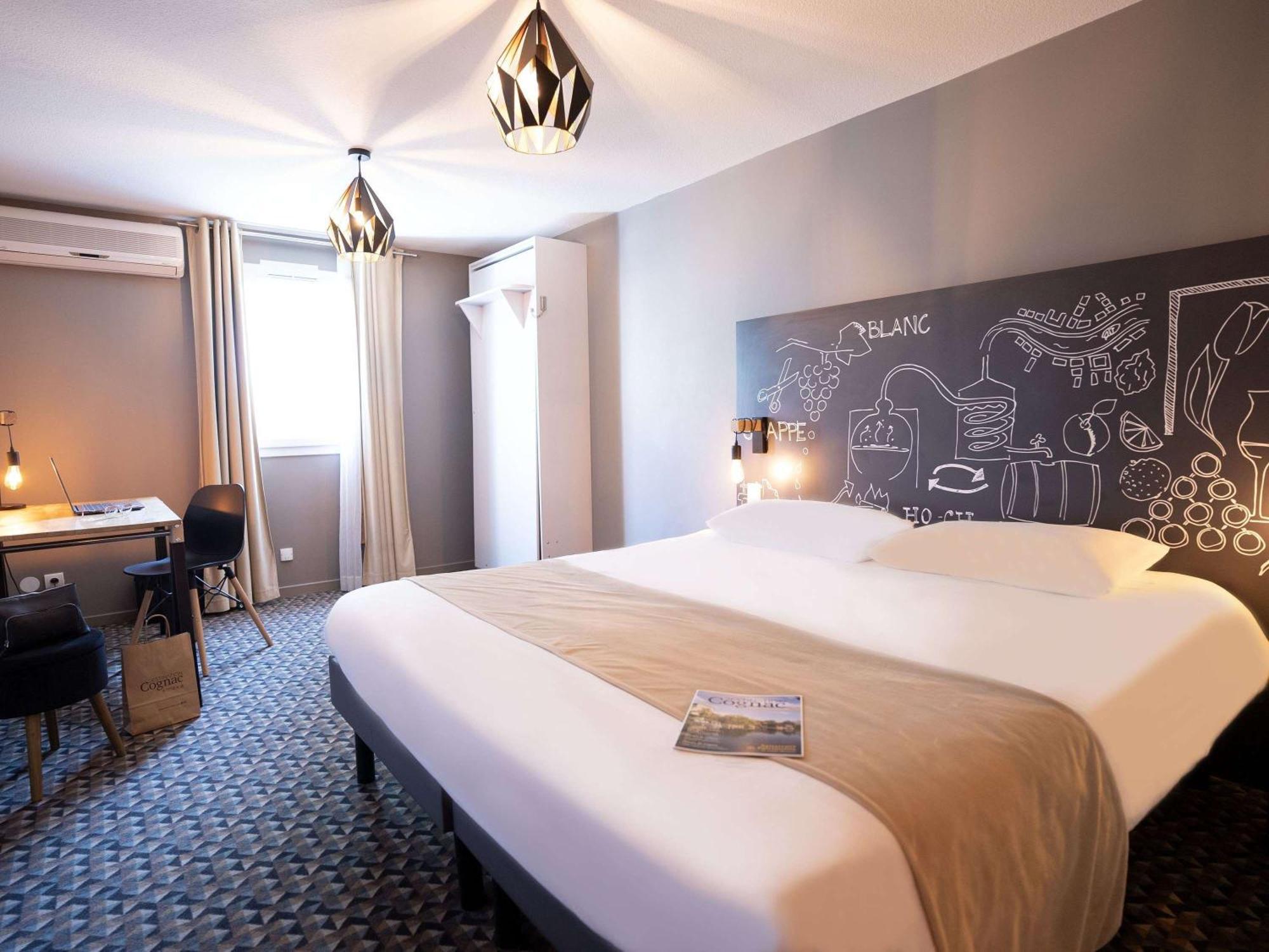 Ibis Styles Cognac Hotell Châteaubernard Exteriör bild