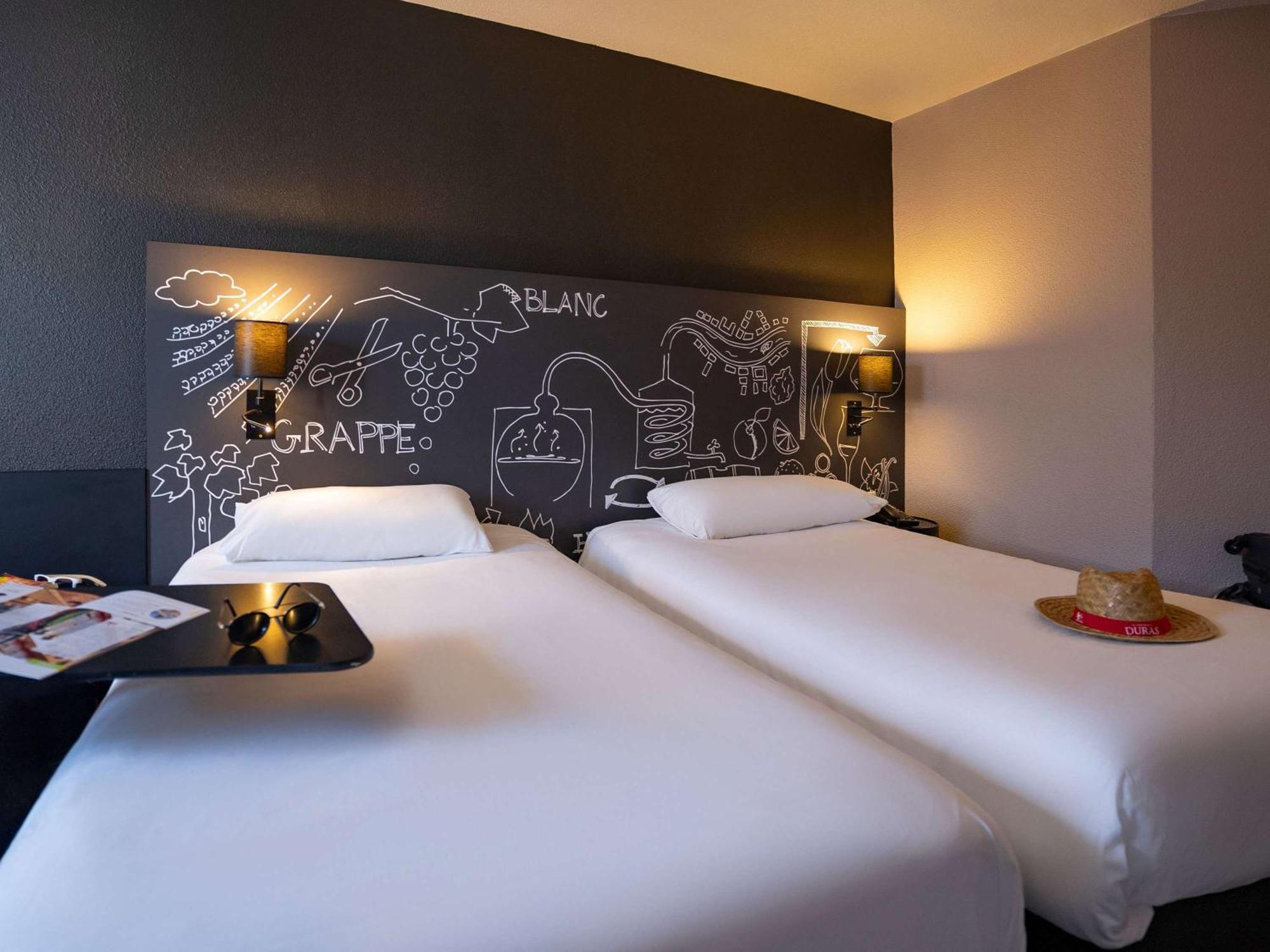 Ibis Styles Cognac Hotell Châteaubernard Exteriör bild