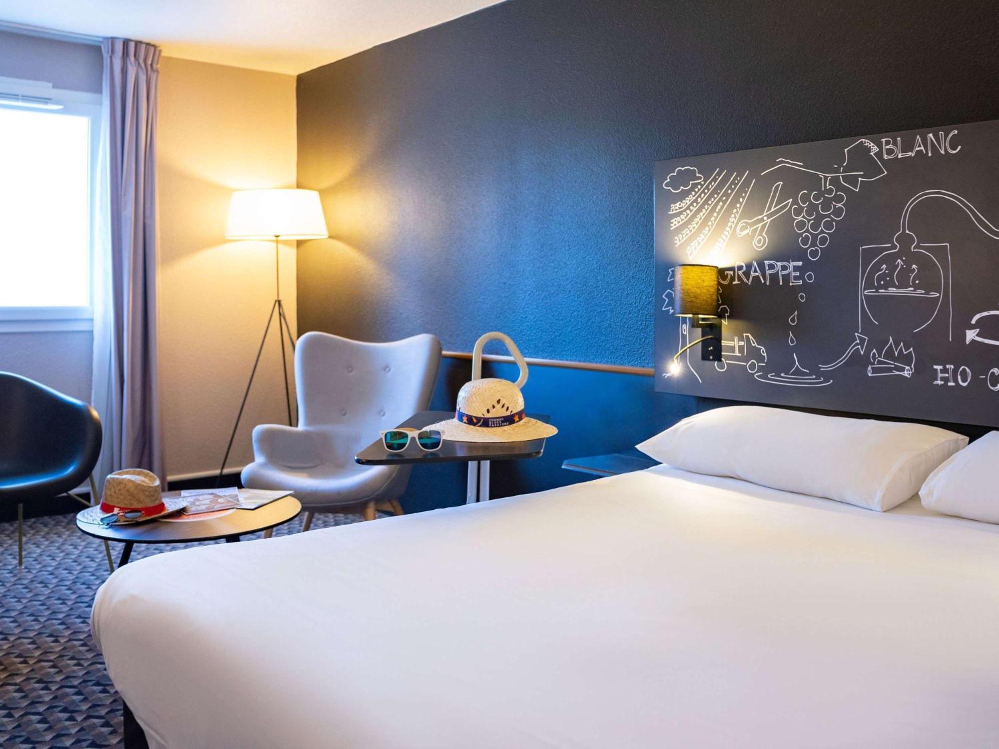 Ibis Styles Cognac Hotell Châteaubernard Exteriör bild