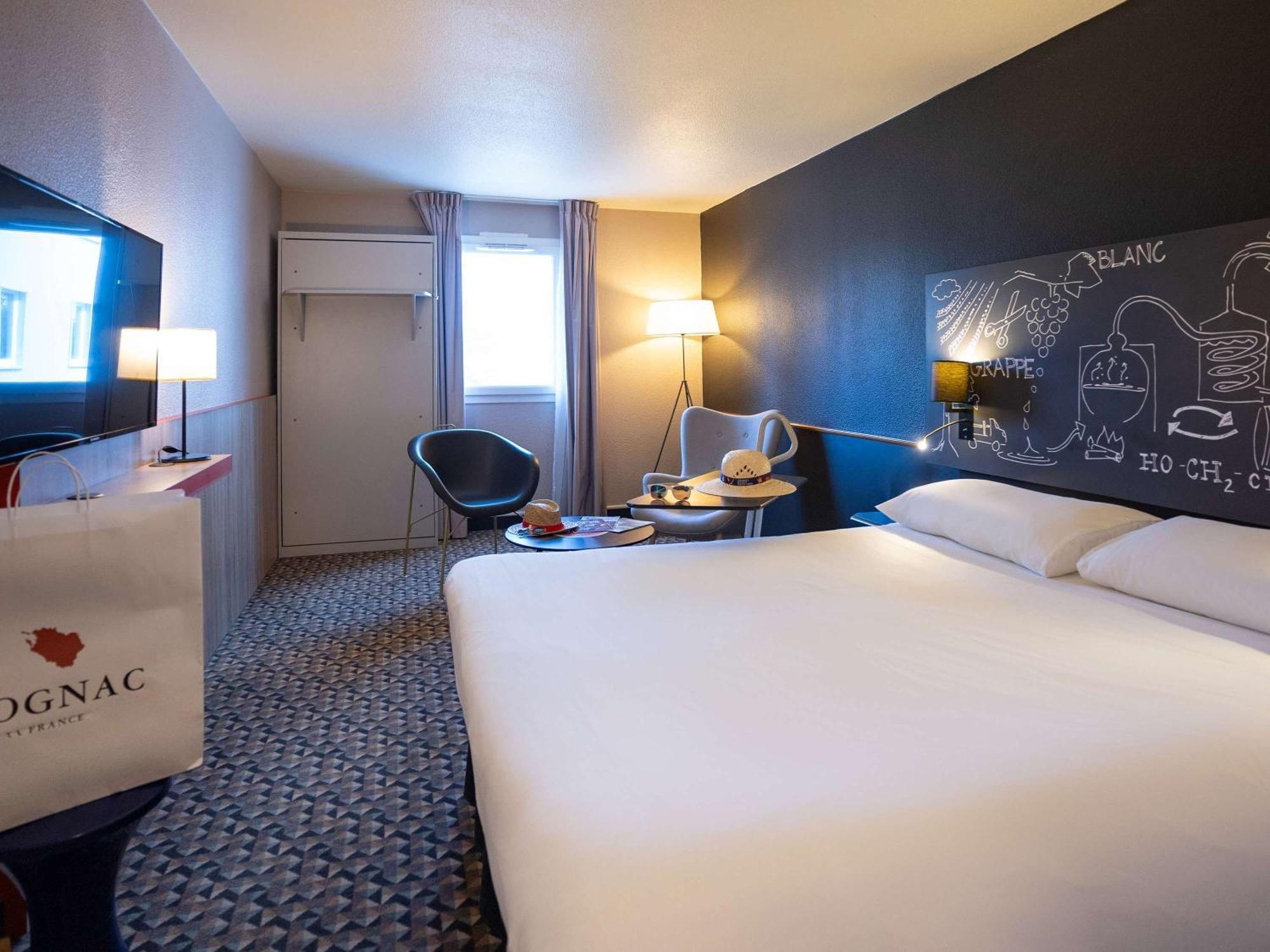 Ibis Styles Cognac Hotell Châteaubernard Exteriör bild