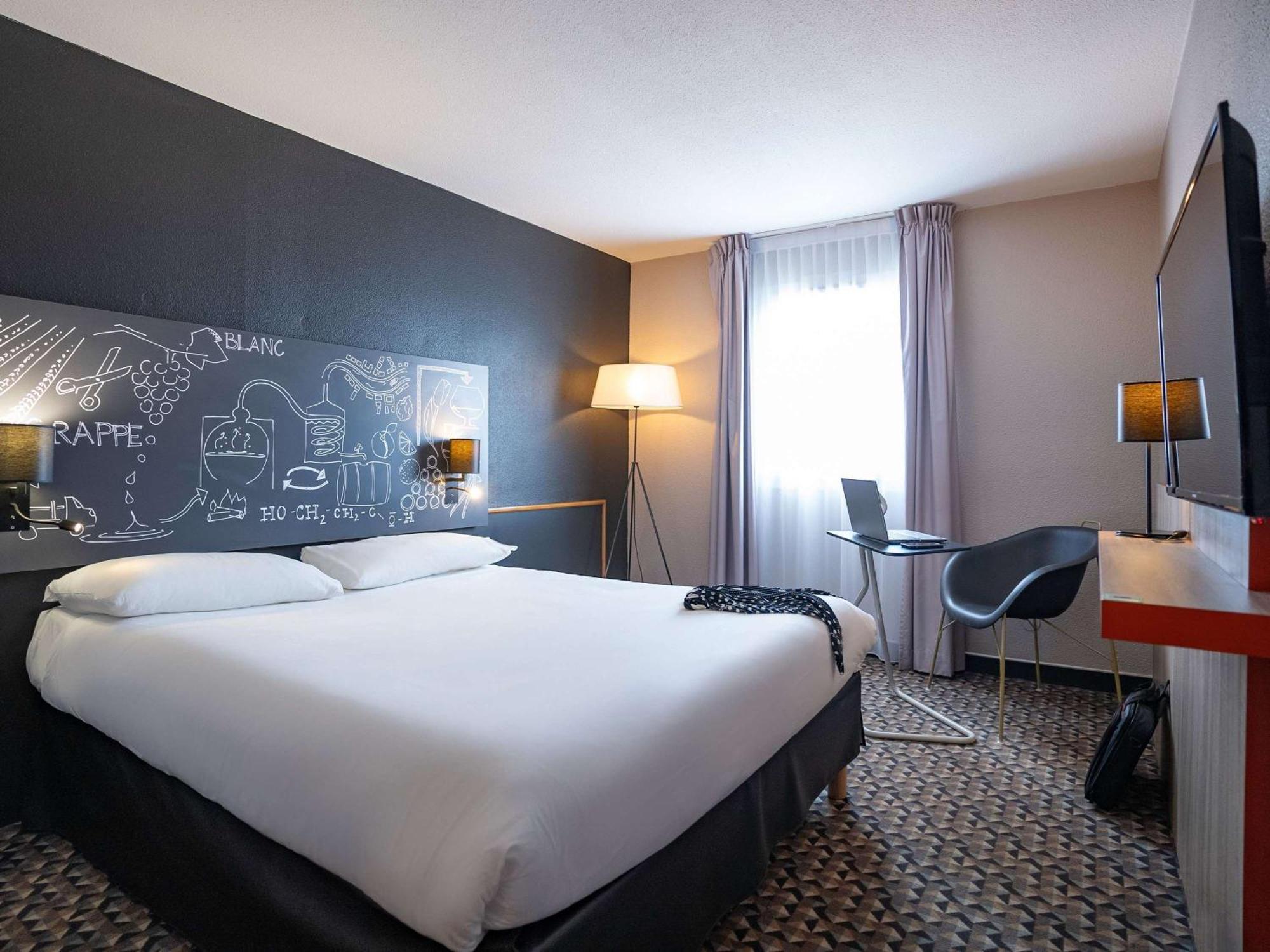 Ibis Styles Cognac Hotell Châteaubernard Exteriör bild