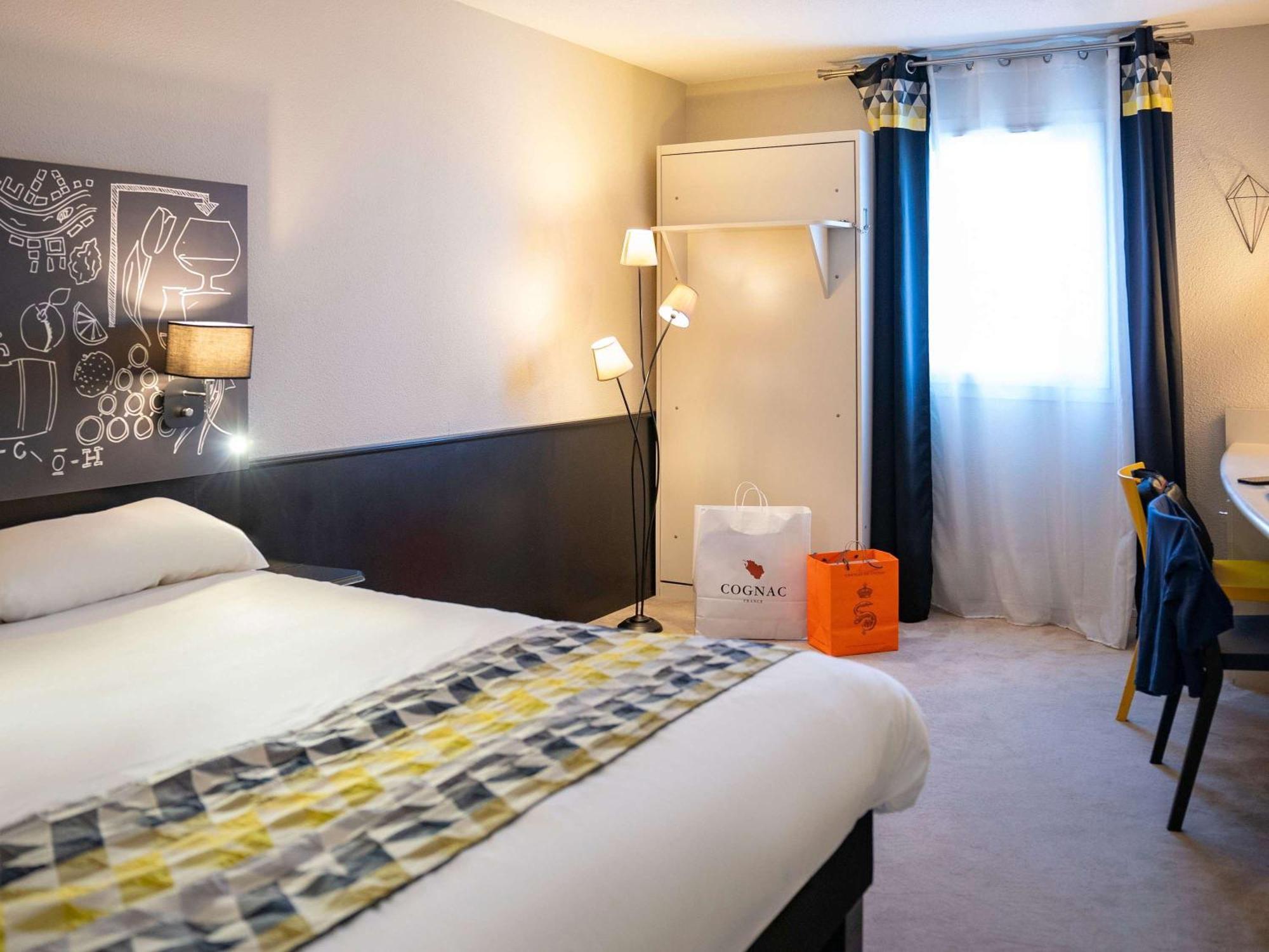 Ibis Styles Cognac Hotell Châteaubernard Exteriör bild